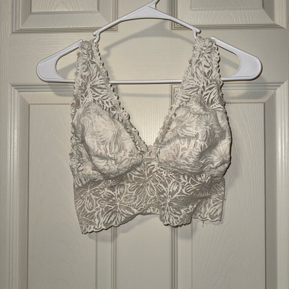 Elegant Lace Bralette - Cream